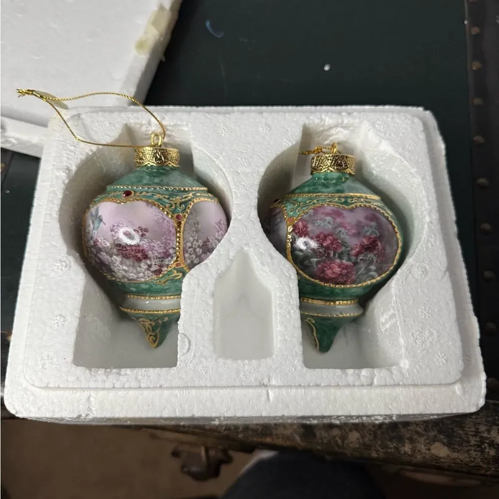 Vintage BRADFORD EDITIONS  Christmas The Sweet William Garden Pair Of Ornaments